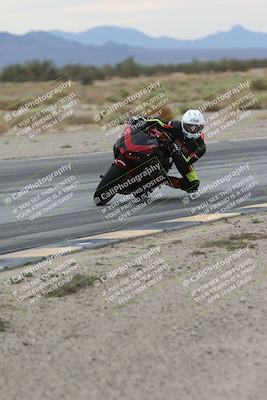 media/Sep-21-2025-Race Pace (Sun) [[98bf33ef95]]/Verified/5-Turn 15 Inside (930am)/